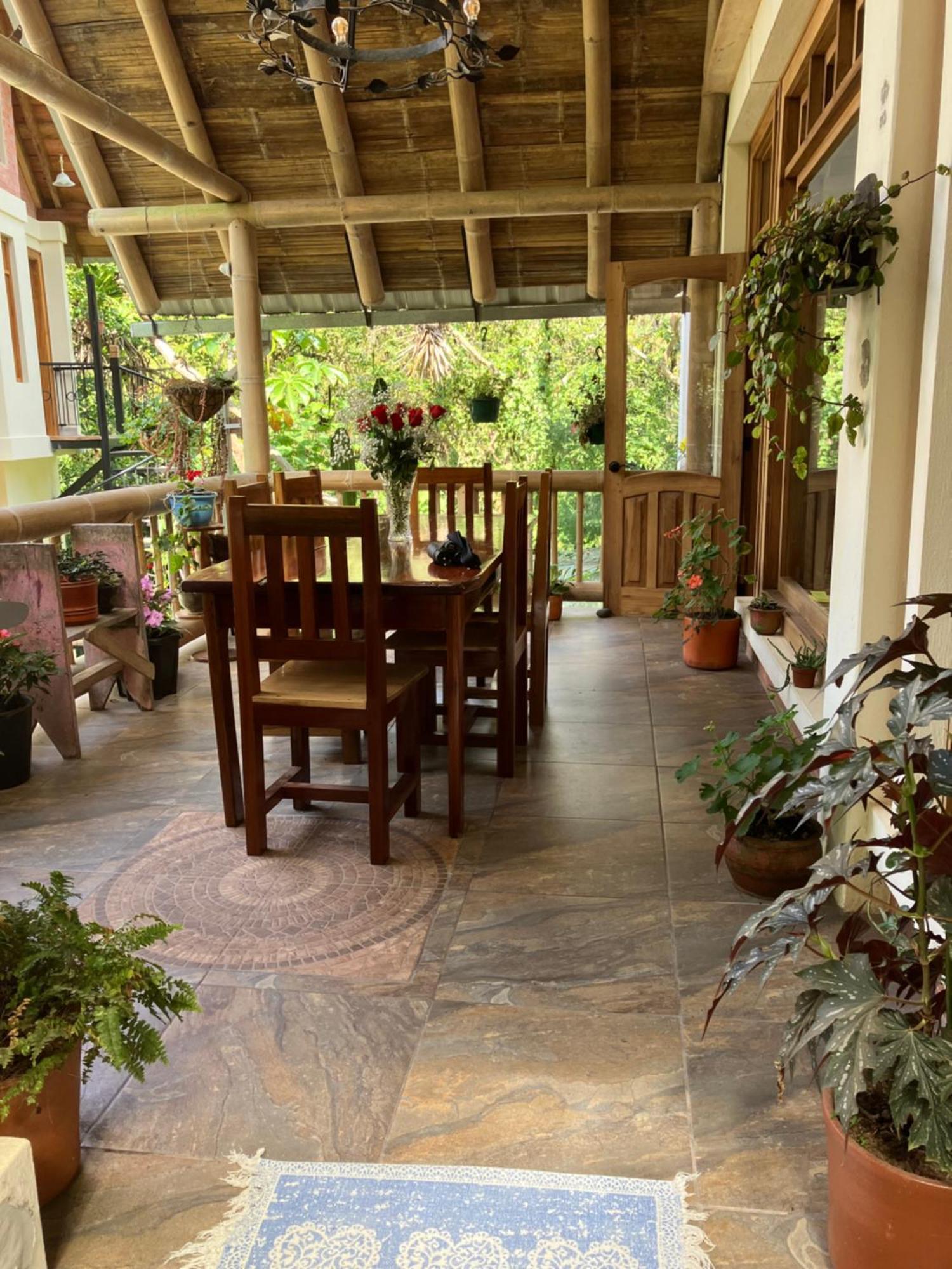 Bed and Breakfast Casa Del Rio En Mindo Exterior foto